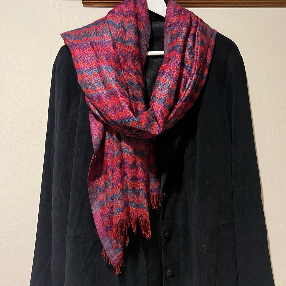 ✨2 for $10✨Red Striped Scarf